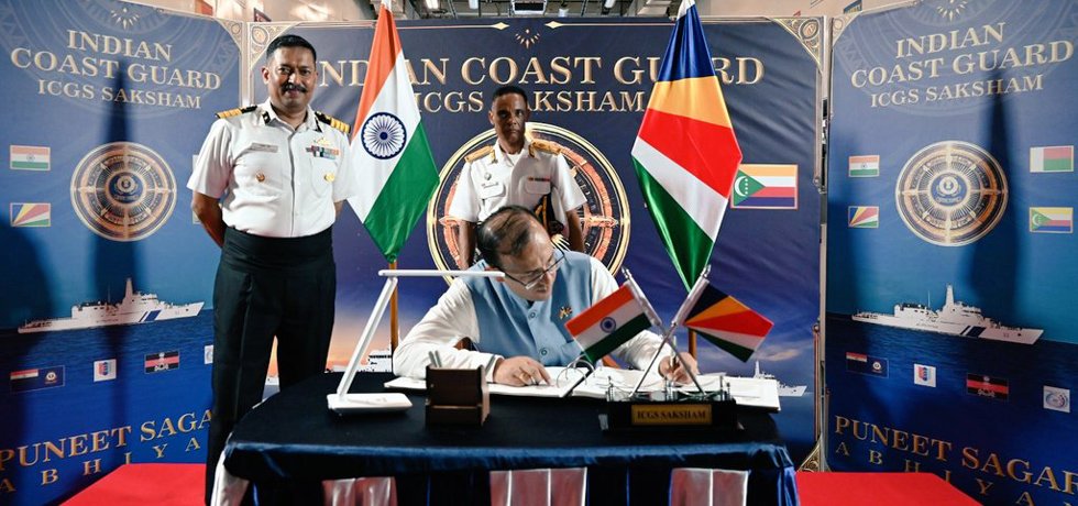 INDIAN COAST GUARD SHIP 'SAKSHAM' VISITS PORT VICTORIA.